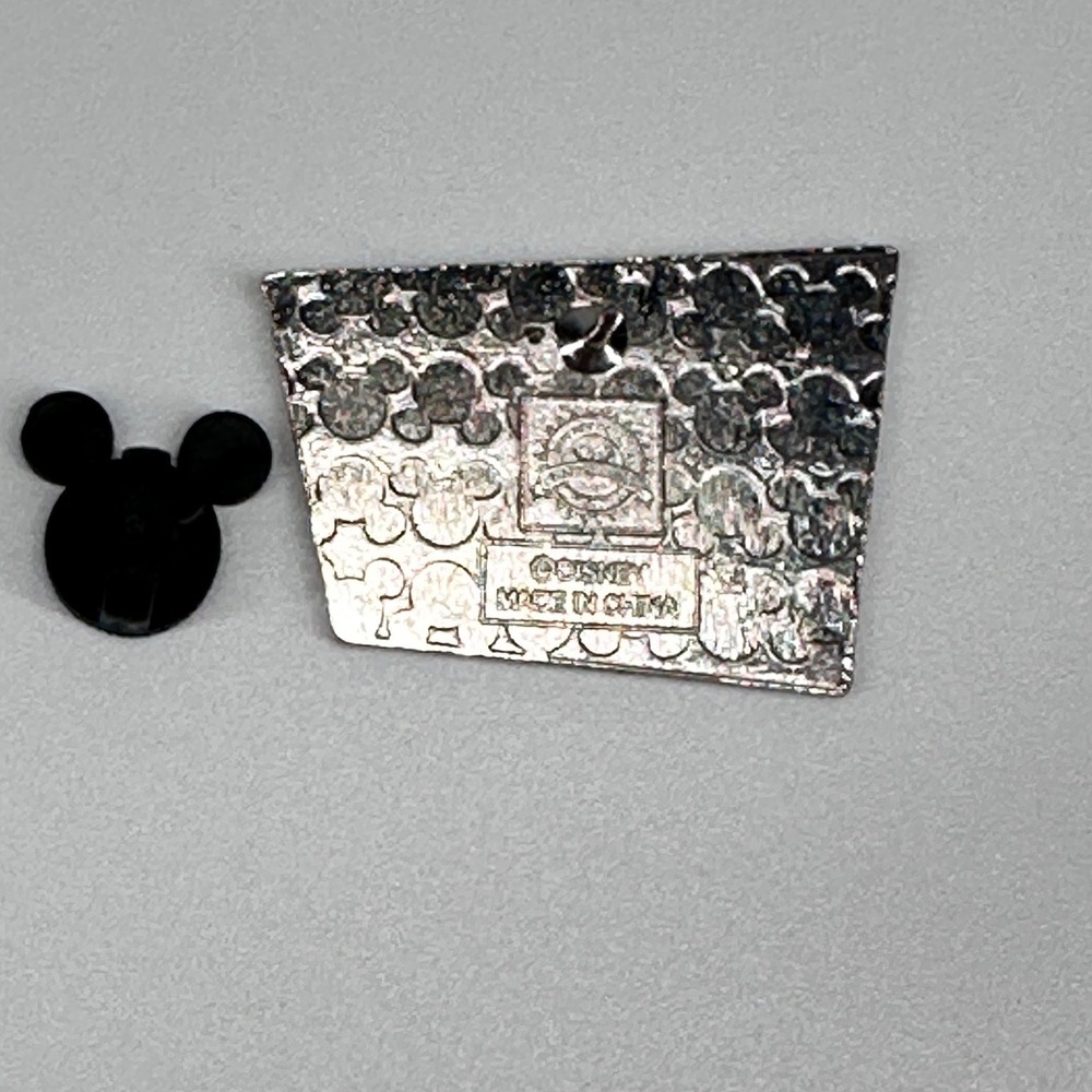 Disney Pin Muppets MISS PIGGY Frame Brick Wall 2013 Mystery 94513 Pin Trading - Picture 2 of 5